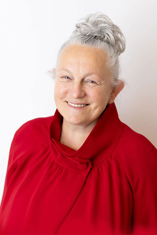 Dr. Irena Szczesny